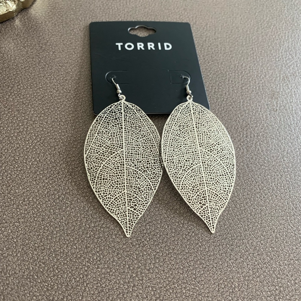 Leaf earrings